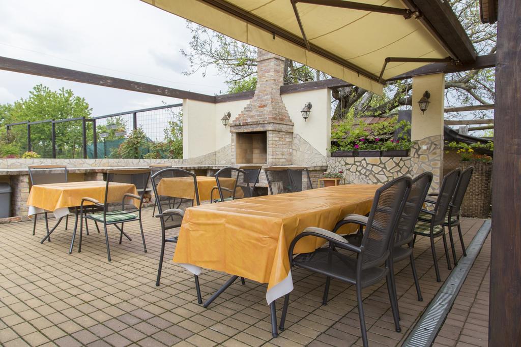 Rekreacny Dom Sisi Hotel Podhajska Ngoại thất bức ảnh