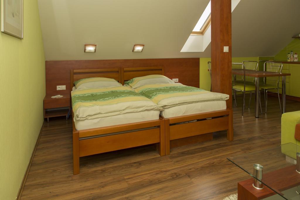Rekreacny Dom Sisi Hotel Podhajska Ngoại thất bức ảnh