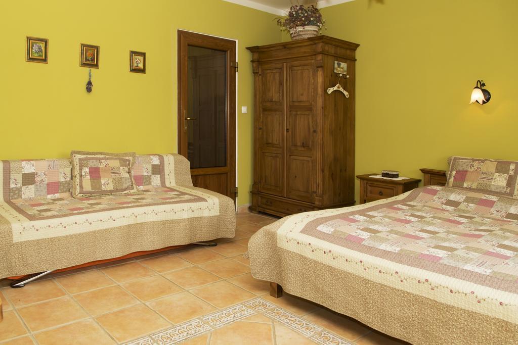Rekreacny Dom Sisi Hotel Podhajska Ngoại thất bức ảnh